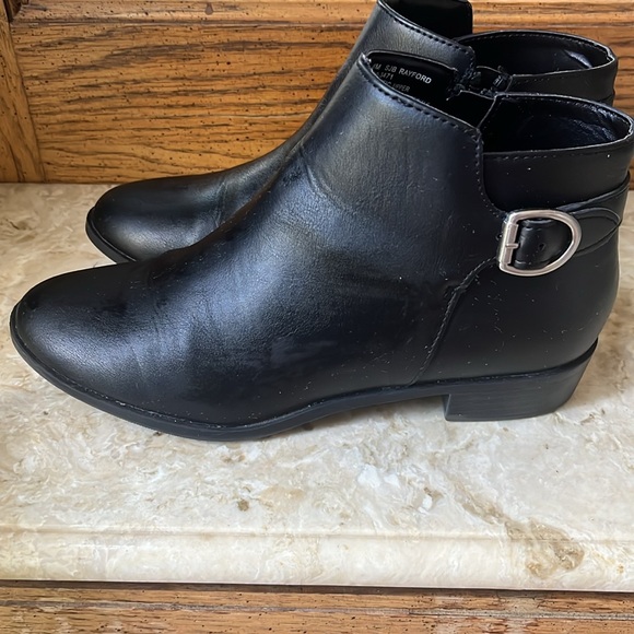 St. John’s Bay boots size 8 - Picture 3 of 7